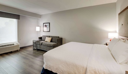 Habitación, 1 cama de matrimonio grande, frigorífico y microondas
