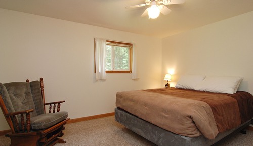 Eagles Nest 1 Bedroom Cabin - Full Log Bed 