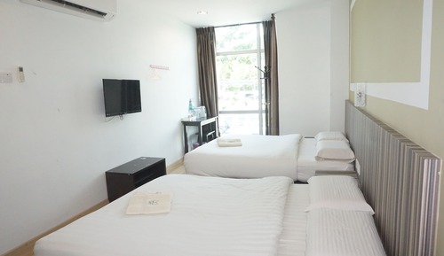 Habitación triple familiar, 1 habitación, vistas a la ciudad