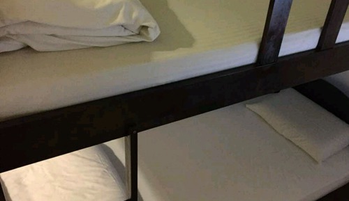 Habitación económica, sin ventanas