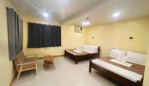 Habitación cuádruple superior, 2 camas de matrimonio, no fumadores, vistas a la montaña