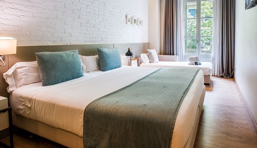 Habitación doble con cama supletoria, exterior, con vistas a patio interior