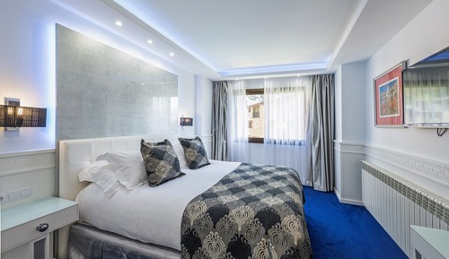 Suite con Jacuzzi y Vistas