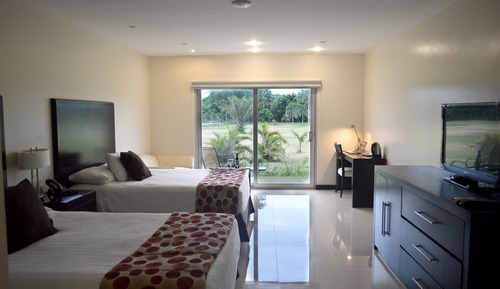 Suite Premium, 2 camas de matrimonio, vistas a la piscina