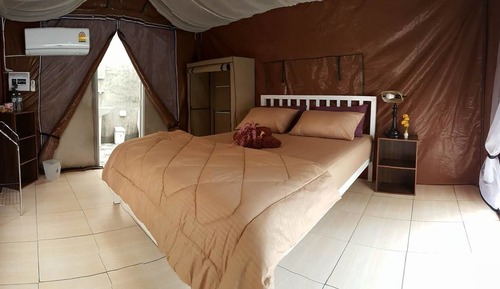 Tienda Deluxe, 1 cama de matrimonio, baño privado