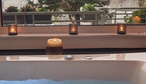 Panoramic Suite with Jetted Tub - Front Sea View