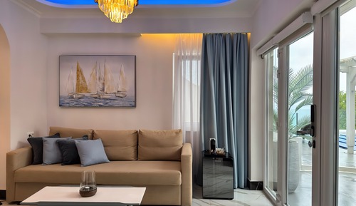 Grand Suite, Hot Tub, Sea View, Sea Facing