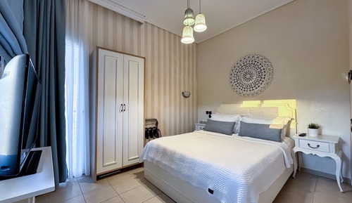 Superior Suite with Outdoor Hot Tub - Sea View
