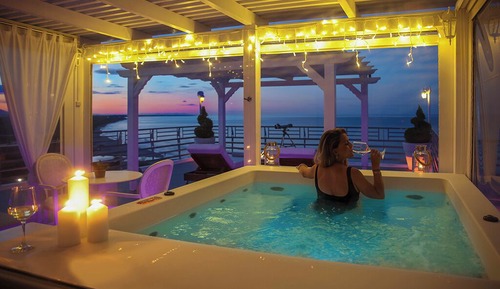 Master Sky Suite with Outdoor Hot Tub and Sauna - Sea View