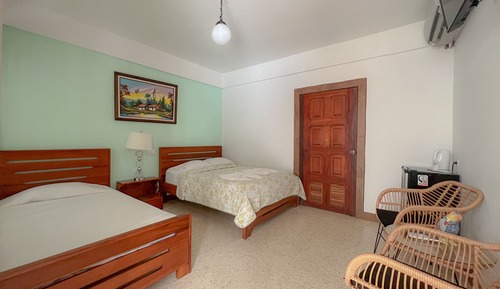 Habitación estándar con 1 cama doble o 2 individuales