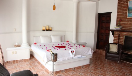 Senior Room, 1 King Bed