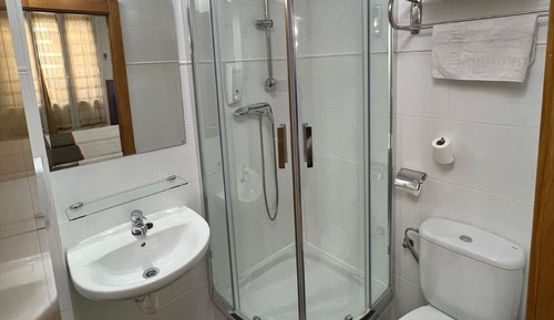 Habitación con 1 cama doble o 2 individuales