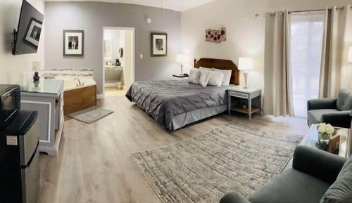 Habitación romántica, 1 cama de matrimonio grande, balcón, vistas al patio