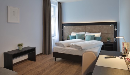 Habitación básica con 1 cama doble o 2 individuales