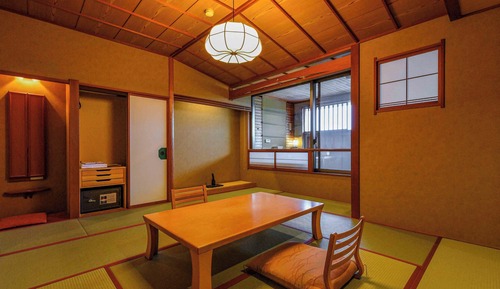 Habitación cuádruple básica, no fumadores, vistas al jardín (Japanese Room w Open-Air Bath)