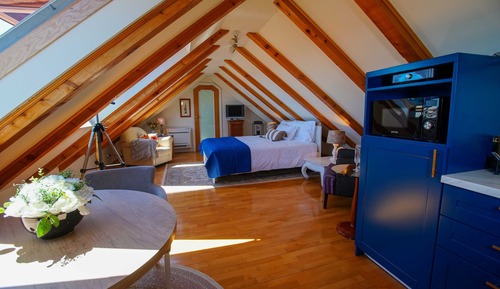 Estudio Confort, 1 cama de matrimonio, cocina básica, vistas al puerto