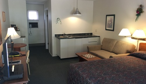 Habitación estándar, 1 cama de matrimonio, cocina básica, entresuelo