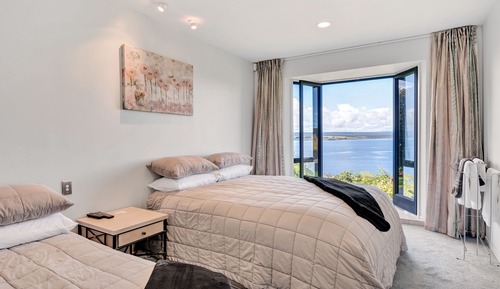 Suite superior, vistas al lago