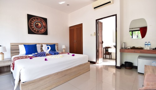 Habitación superior, 1 cama de matrimonio grande, patio, vistas al mar