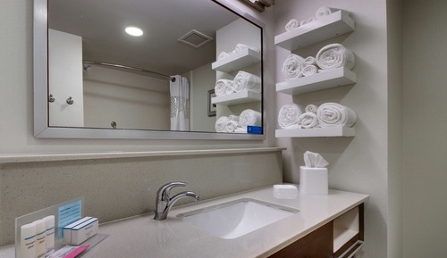 Habitación, 1 cama de matrimonio grande con sofá cama, accesible para personas con discapacidad