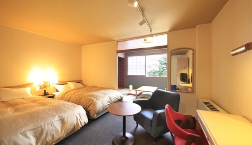 Habitación (Japanese and European Style)