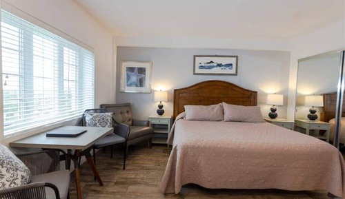 Estudio ejecutivo, 1 cama de matrimonio