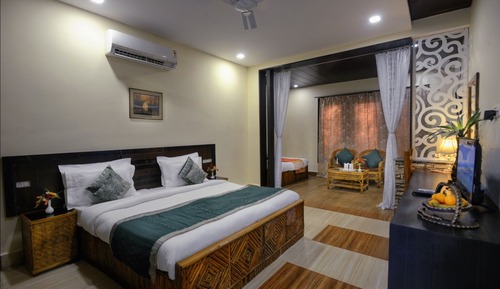 Habitación Deluxe con 2 camas individuales, 1 cama doble, no fumadores, vistas al complejo turístico