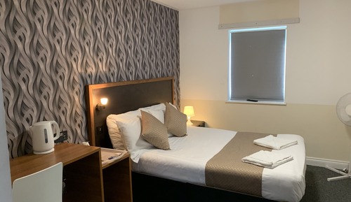 Habitación estándar doble, 1 cama doble, no fumadores, baño privado