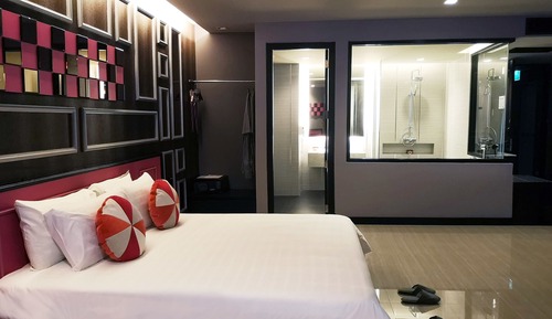 Sensation Suite Seafront
