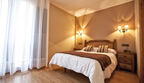 Habitación estándar con 1 cama doble o 2 individuales
