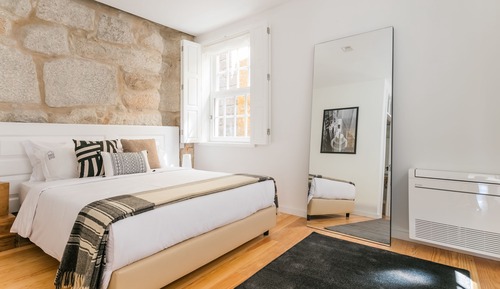 Apartamento, 2 habitaciones, balcón, en edificio anexo