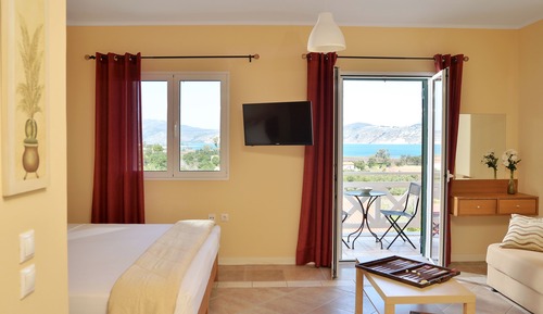 Estudio, vistas al mar
