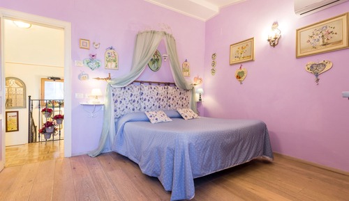 Habitación de lujo con 1 cama doble o 2 individuales, vistas a la colina