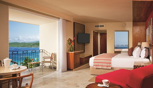 Sun Club Deluxe Romantic Suite Ocean Front