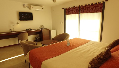 Suite Premium, vistas a la piscina