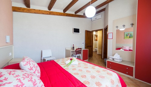 Habitación con 1 cama doble o 2 individuales, vistas al mar