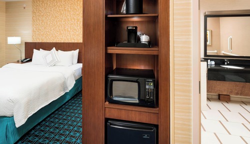 Suite, 1 cama de matrimonio grande con sofá cama (Mobility Accessible, Roll-In Shower)