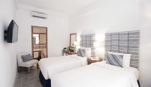 Deluxe Twin, Upper Floor