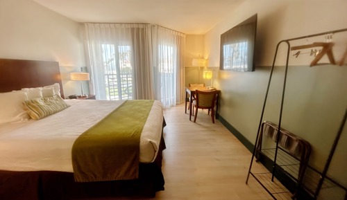 Habitación estándar, 1 cama de matrimonio grande, vistas parciales al mar (Upper Floor)