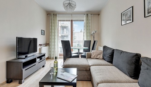 Apartamento, 1 habitación, balcón (living room for 4 adults)