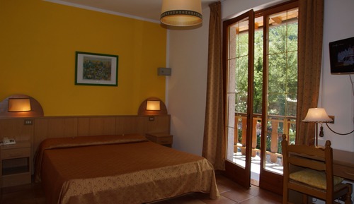 Habitación económica con 1 cama doble o 2 individuales