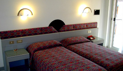 Habitación cuádruple estándar, balcón