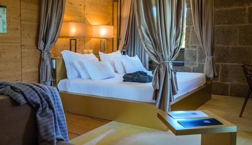 Suite, en una planta alta