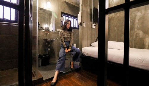 Jail Cell - Non-Smoking