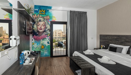 Habitación estándar con 1 cama doble o 2 individuales