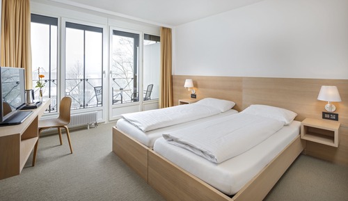 Habitación estándar con 2 camas individuales, 1 cama doble