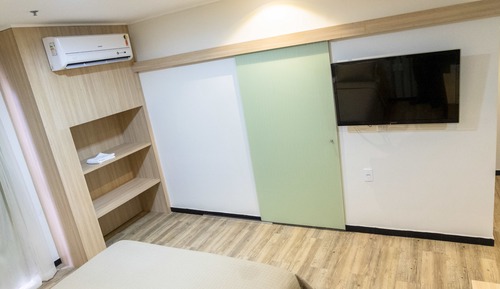 Habitación superior con 2 camas individuales, 1 cama doble