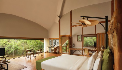 All Inclusive Luxury Cabin with Safari