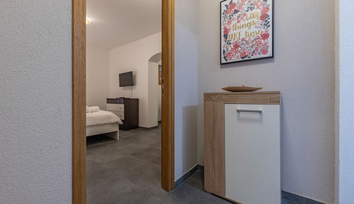 APT Comfort studio with pool view for 2