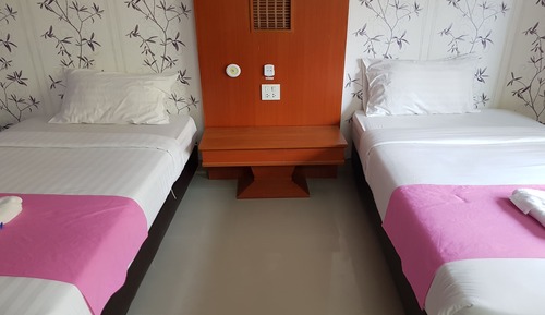 Habitación estándar con 1 cama doble o 2 individuales